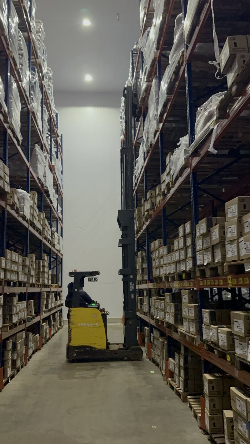 Armazenagem e movimentação de mercadorias frigorificadas