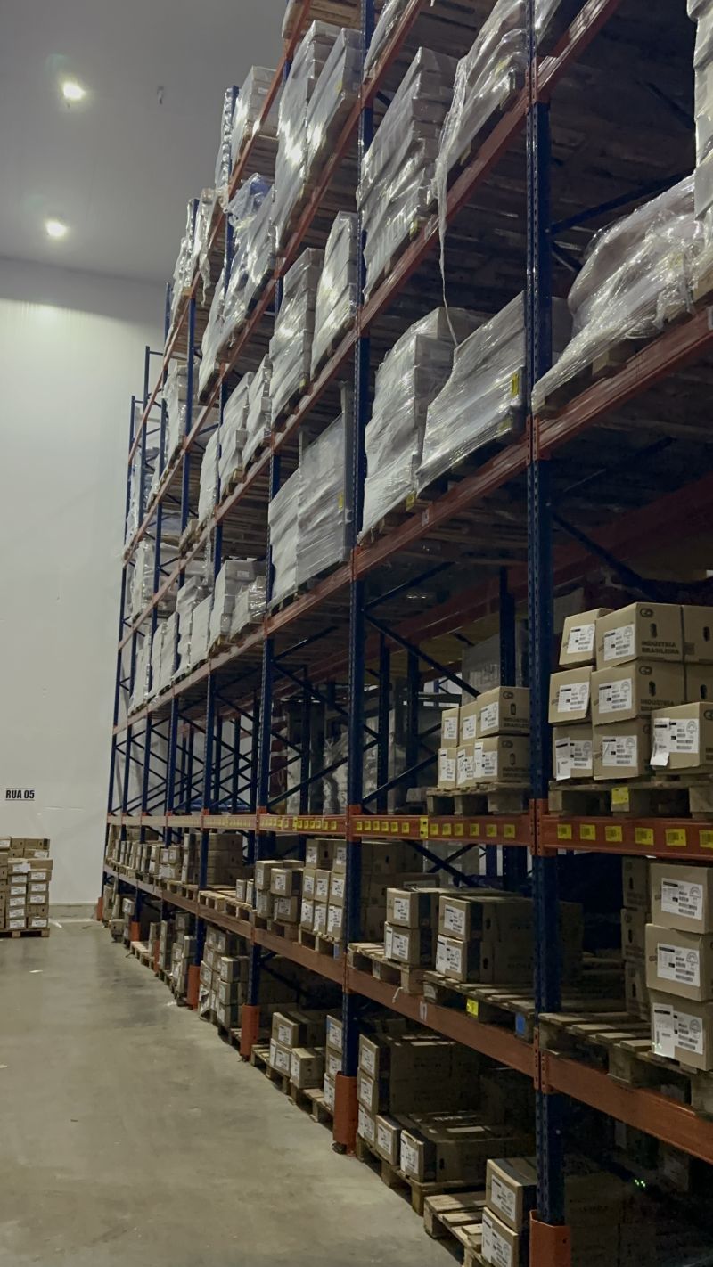 Armazenagem e movimentação de mercadorias frigorificadas